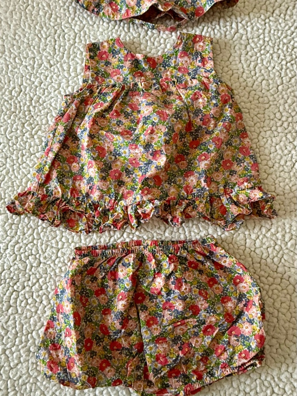 Ralph Lauren Baby Girls 3- Ruffled Floral Top Bloomer Shorts and Hat Set